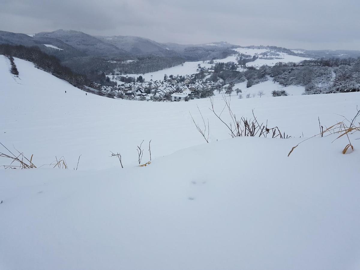 Ferienwohnungen Am Aeppelsberg Volkesfeld Exterior foto